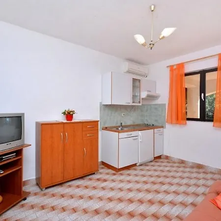 With A Parking Space Ivan Dolac, Hvar - 17778 Apartment Jelsa (Hvar)