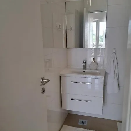 With Parking Space Ivan Dolac, Hvar - 17778 Apartament *