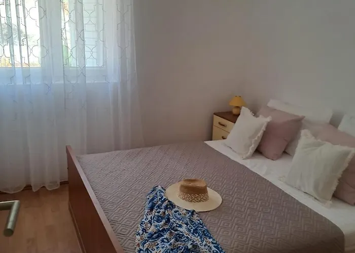 With Parking Space Ivan Dolac, Hvar - 17778 Apartamento