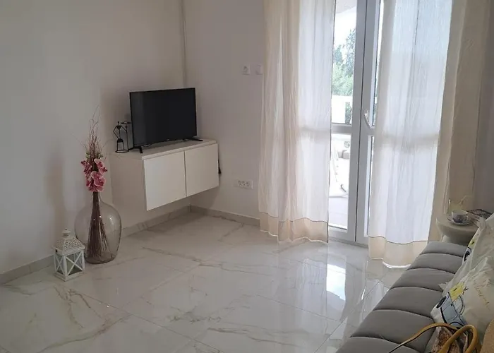 With Parking Space Ivan Dolac, Hvar - 17778 Appartement Jelsa (Hvar)