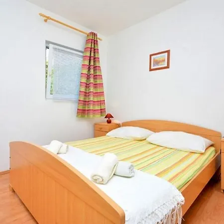 Апартаменты With Parking Space Ivan Dolac, Hvar - 17778